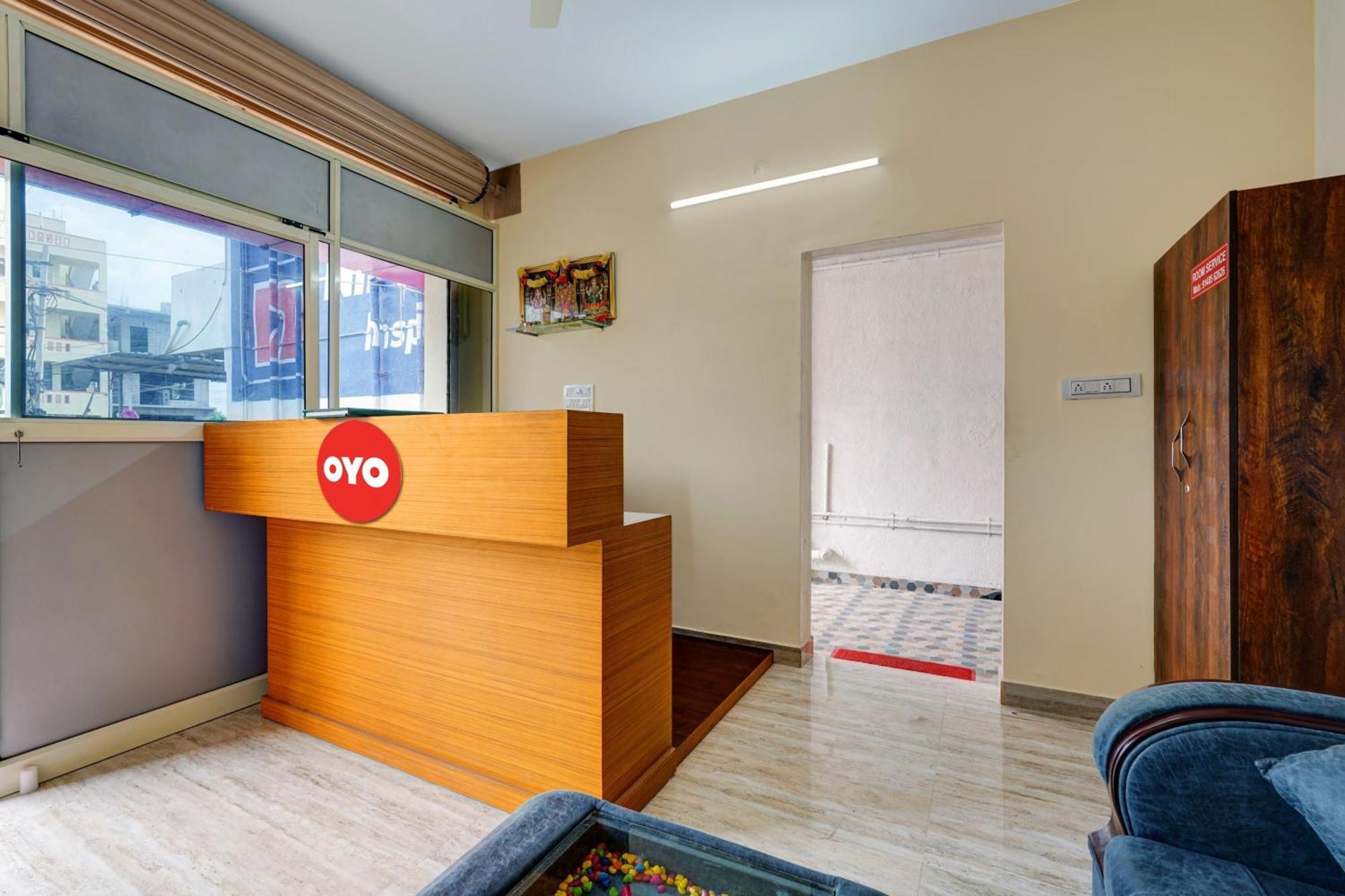 Oyo Flagship Shri Sai Palace Kumbalgod Exteriör bild